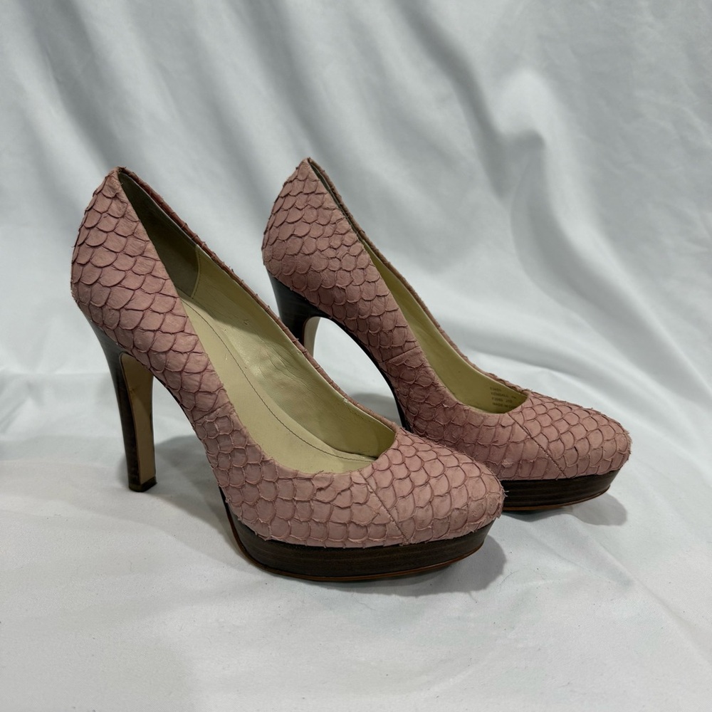 Calvin Klein‎ Faux Snakeskin Platform High Heel Pumps 7M Textured Statement Shoe